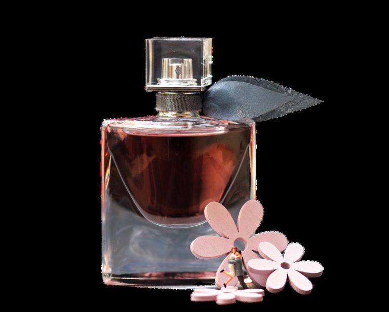 Here’s How to Buy Her Perfume as a Gift