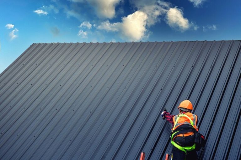 Choosing between roof repair or replacement for your house